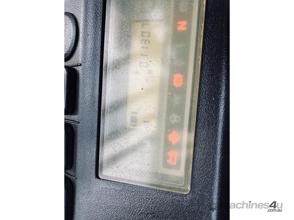 Used Low Hour 3000kg Diesel Forklift 